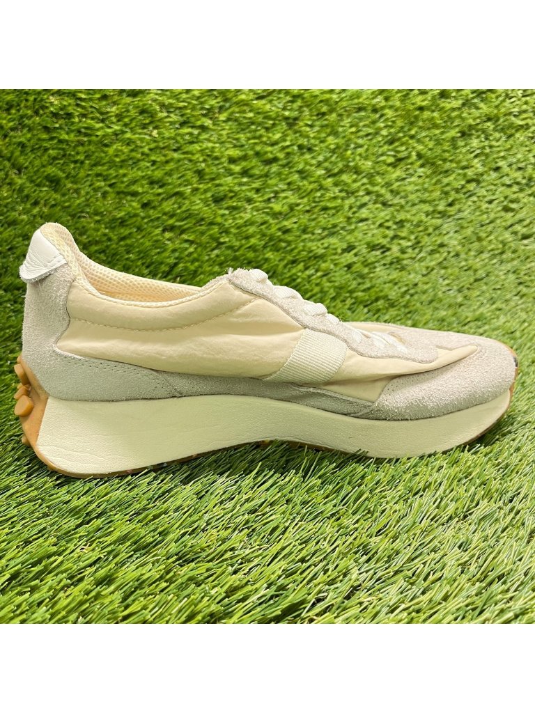 Seavees Acorn Trainer Womens Size 7.5 Beige Gray Athletic Running Shoes Sneakers — image 4 of 8